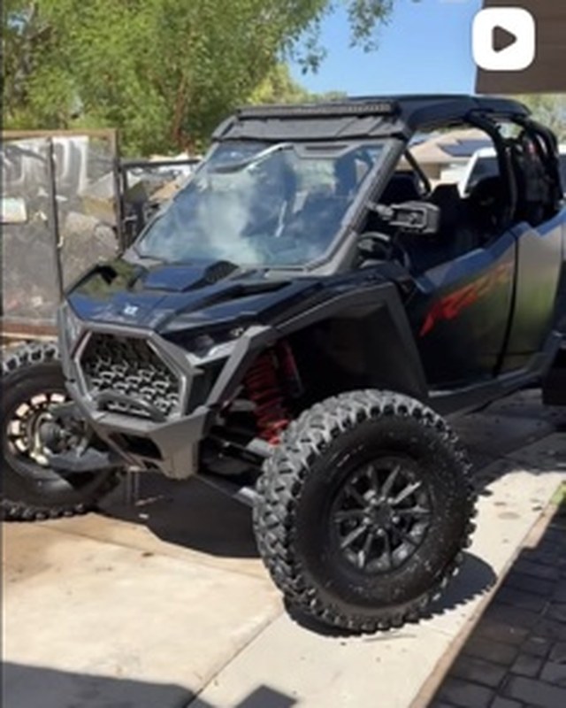 Detailed off-road vehicle